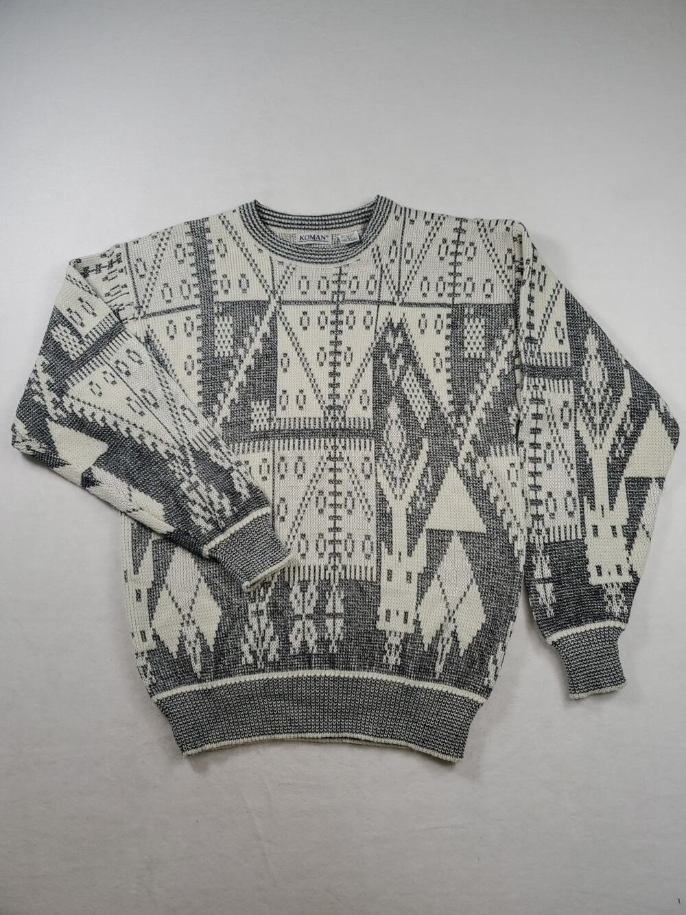 Vintage 80s Geometric Diamonds White & Gray Alpine Ski Sweater by Korman L